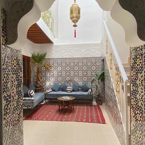 احجز هنا